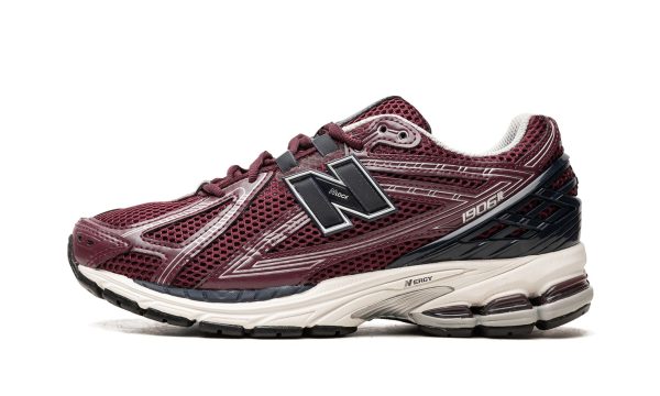 New Balance 1906r "burgundy Black"