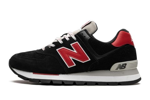 574 "black/red"