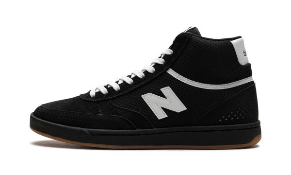 Numeric 440 "black White Gum"