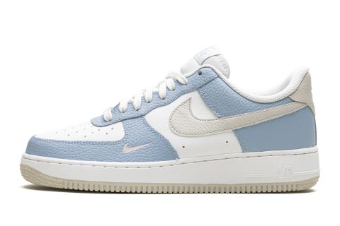 Air Force '07 Wmns "baby Blue"