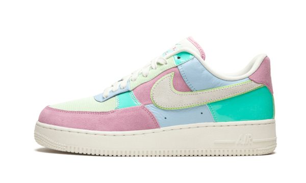 Nike Air Force 1 07 Qs "easter"