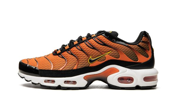 Nike Air Max Plus Safety Orange / University Gold