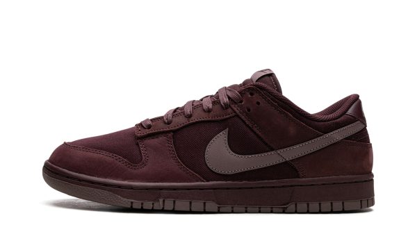 Nike Dunk Low "burgundy Crush"