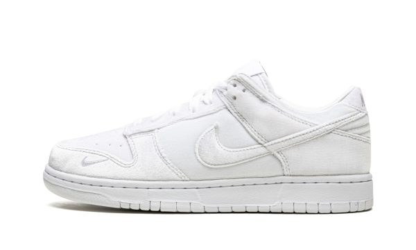 Dunk Low "dove Street Market Triple White Velvet"