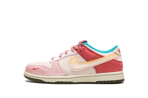 Nike Kids Dunk Low "strawberry Free Lunch"