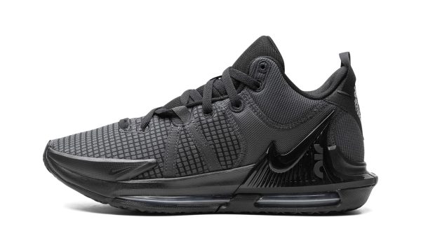 Lebron Witness 7 "black"