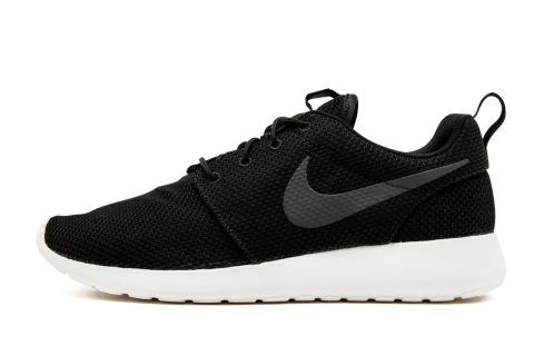 Nike Roshe One Black / White