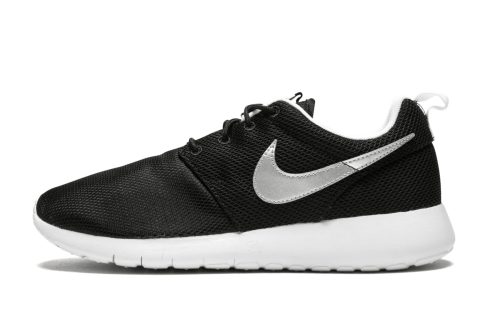 Nike Roshe One (gs) Black / Mtllc Silver-white-white