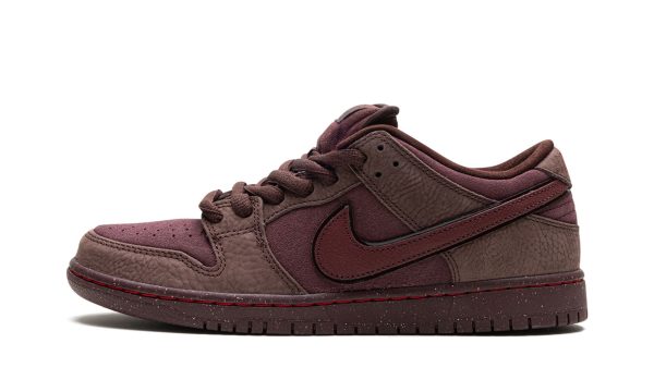 Nike Sb Dunk Low "city Of Love"