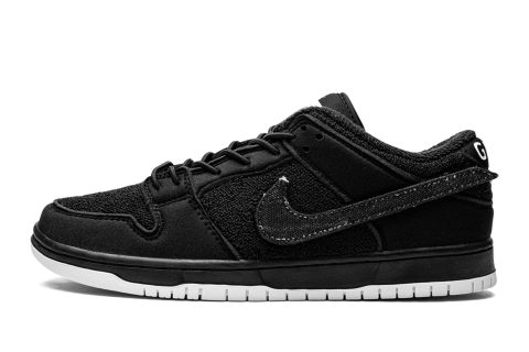 Nike Sb Dunk Low "gnarhunters"