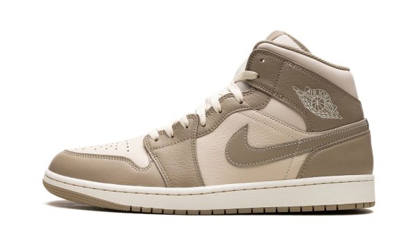 Air Jordan 1 Mid "legend Light Brown"